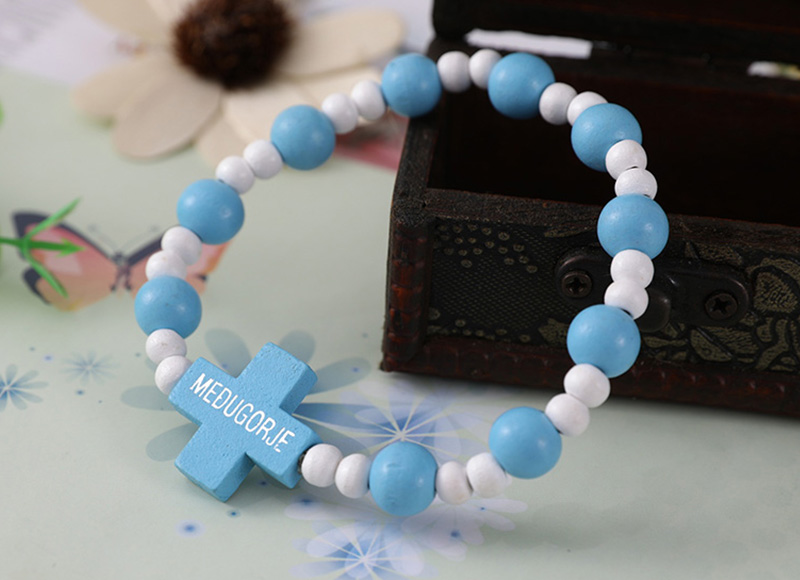 Blue and white beads bracelet