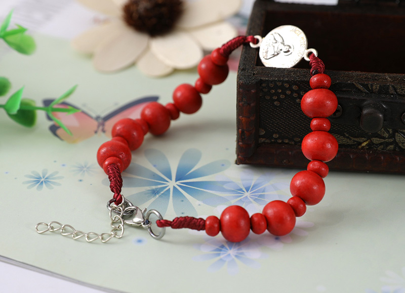 Red wood beads bracelet