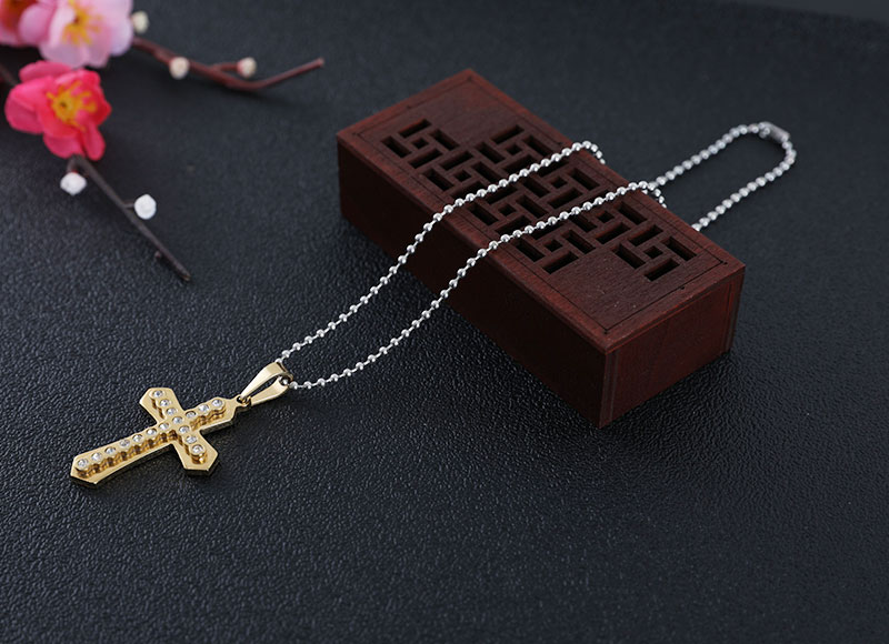 Cross pendant rosary necklace