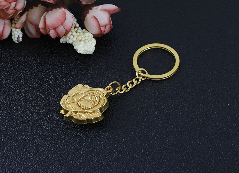 Alloy flower pendant keychain